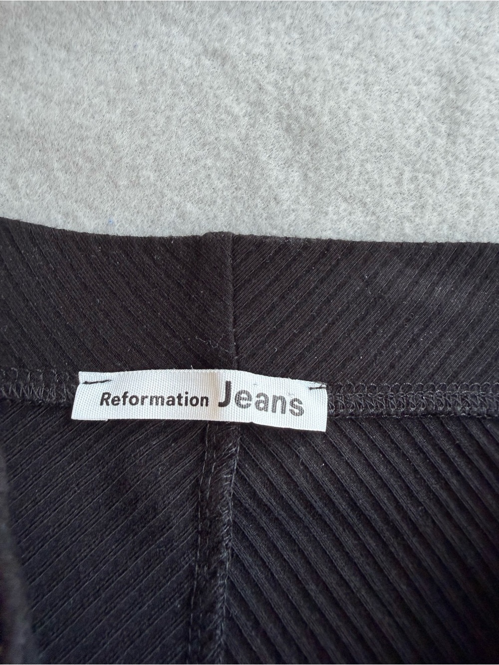 Reformation Jeans Molly Skirt Sz Medium Knit Ribbed Black A-Line Pockets Lyocell - Picture 2 of 8